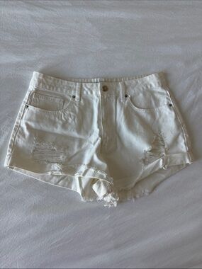 Forever21 Women’s Distressed White Denim Shorts